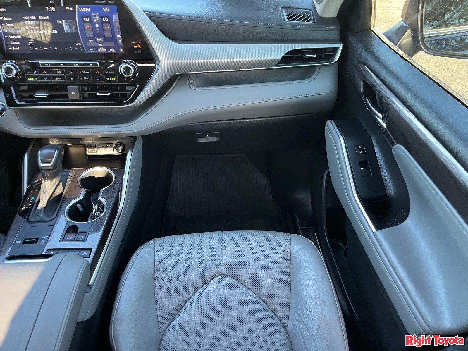 Used 2022 Toyota Highlander Platinum FWD image 19