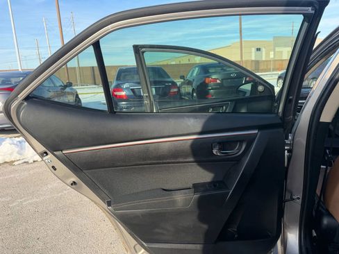 Used 2015 Toyota Corolla LE image 10