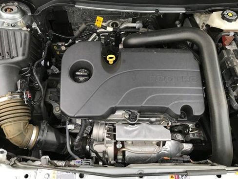 Used 2023 Chevrolet Equinox LS w/ LS Convenience Package image 19