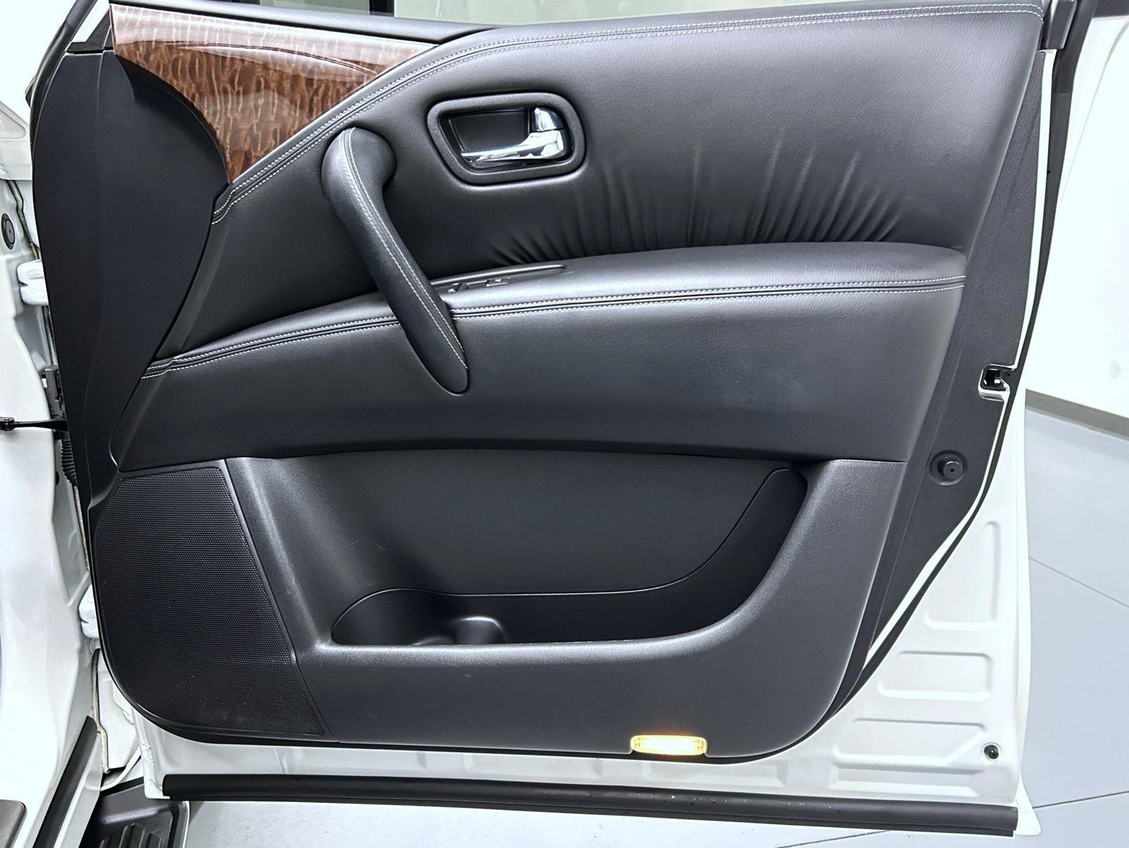 Used 2019 Nissan Armada Platinum w/ Captain's Chairs Package AWD/4WD image 16
