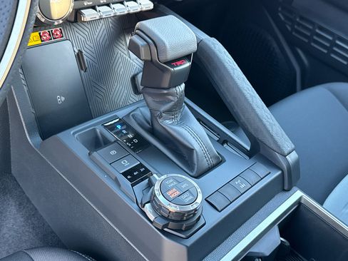 New 2025 Toyota Tacoma TRD Off-Road image 27