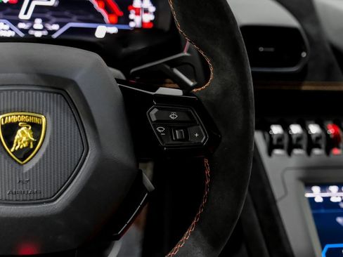 Used 2024 Lamborghini Huracan STO image 15