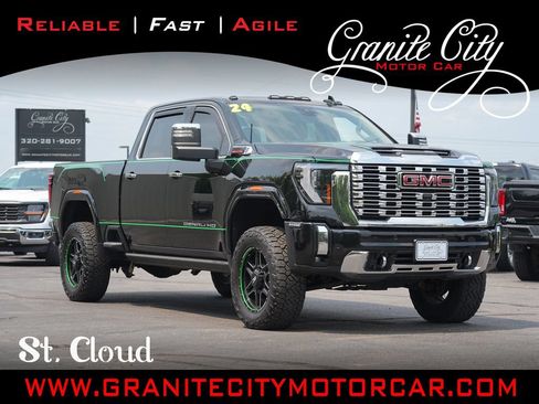 Used 2024 GMC Sierra 2500 Denali w/ Denali Reserve Package AWD/4WD image 1