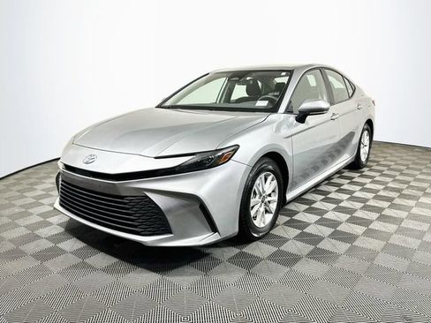 Used 2025 Toyota Camry LE FWD image 4