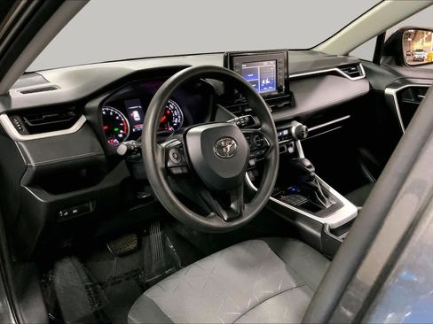 Used 2021 Toyota RAV4 XLE AWD/4WD image 18