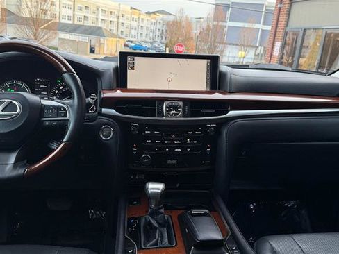 Used 2017 Lexus LX 570 4WD image 28