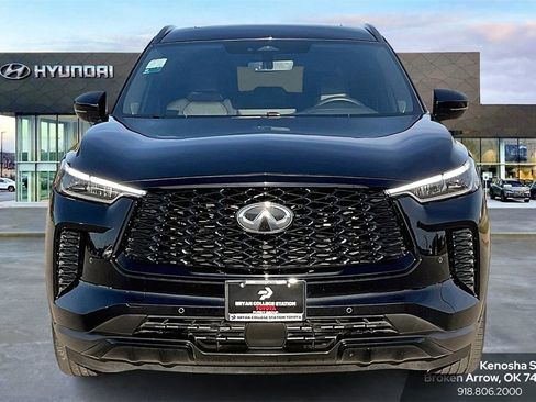 Used 2025 INFINITI QX60 Luxe w/ Black Edition image 3