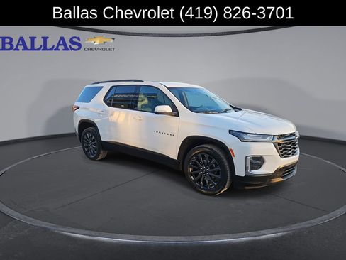 Certified 2023 Chevrolet Traverse RS image 2