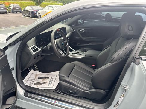 Used 2025 BMW M240i Coupe RWD image 16
