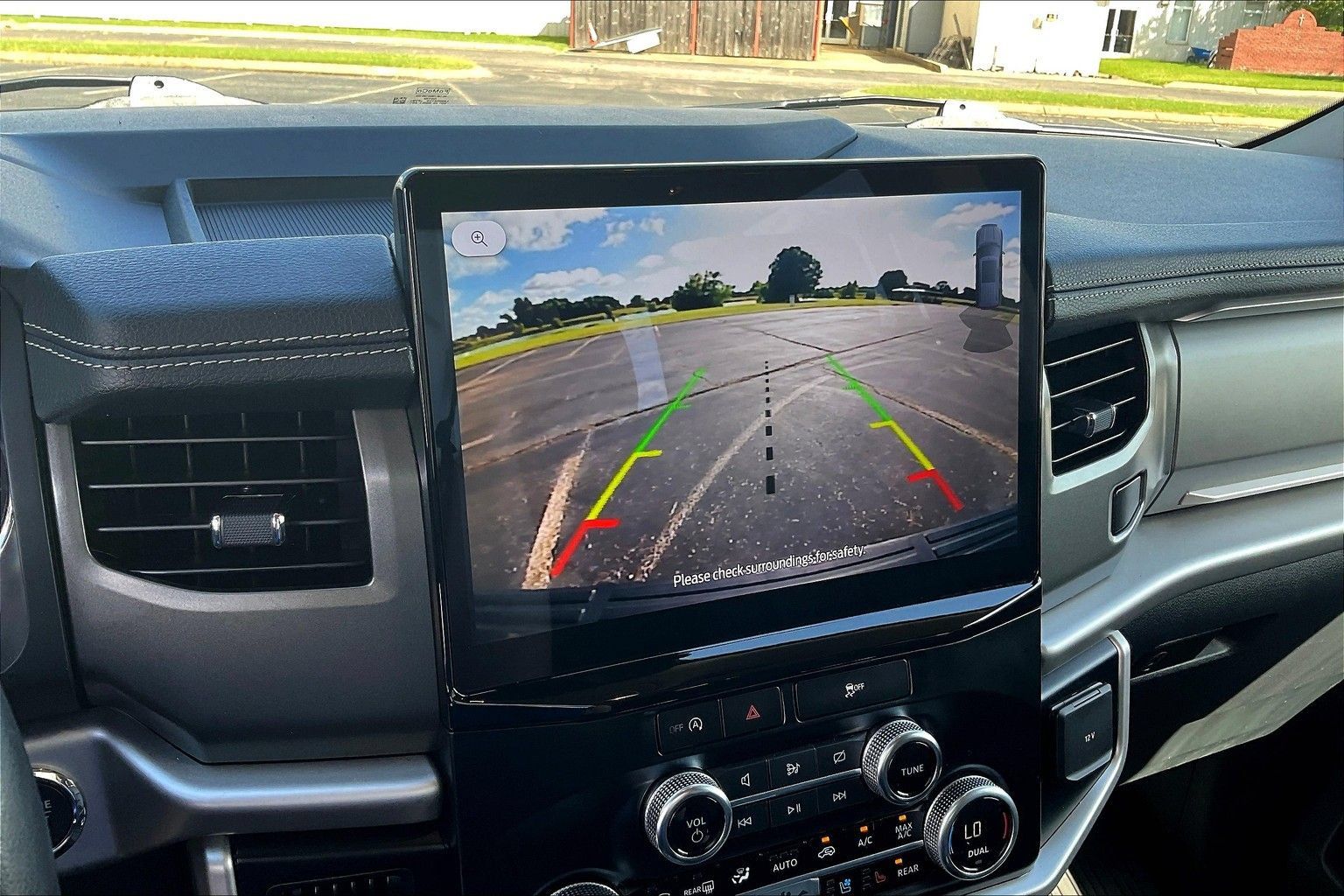 Used 2024 Ford Expedition XLT RWD image 27