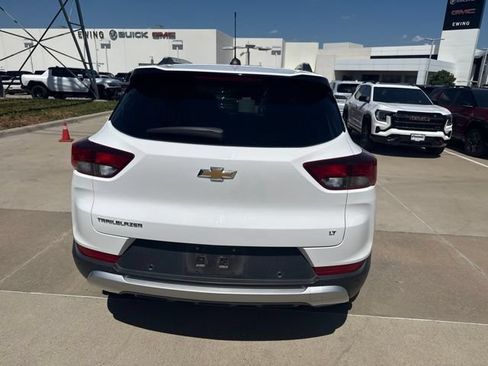 Used 2021 Chevrolet TrailBlazer LT w/ Convenience Package FWD image 6