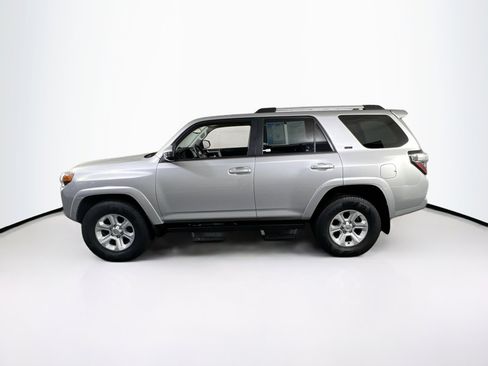 Used 2022 Toyota 4Runner SR5 image 8