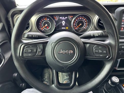 Used 2020 Jeep Gladiator Sport image 13