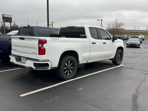 Used 2020 Chevrolet Silverado 1500 Custom w/ Custom Value Package image 6