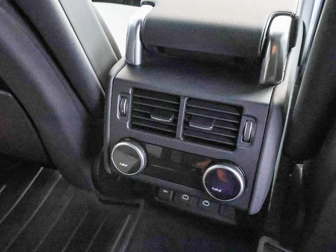 Used 2024 Land Rover Discovery Dynamic SE image 20