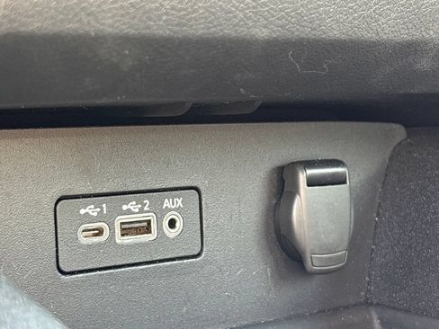 Used 2025 Nissan Altima 2.5 SV FWD image 16