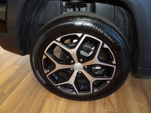 Used 2024 Jeep Compass Limited AWD/4WD image 5