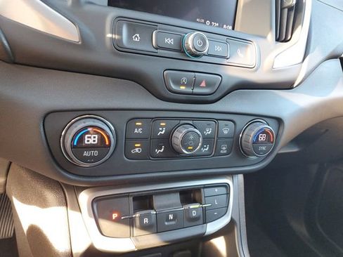 Used 2024 GMC Terrain SLE w/ Driver Convenience Package FWD image 22