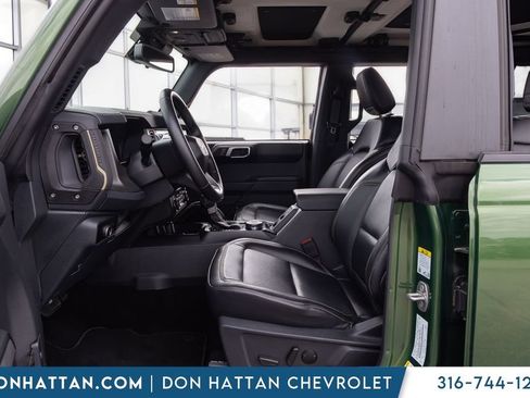 Used 2025 Ford Bronco Badlands AWD/4WD image 3