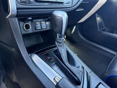 Used 2018 Toyota Corolla XSE image 37