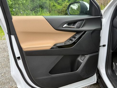 New 2025 Chevrolet Equinox ACTIV w/ Safety and Technology Package image 49