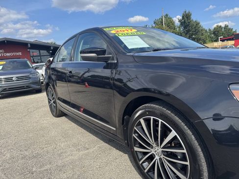 Used 2017 Volkswagen Jetta SEL FWD image 12