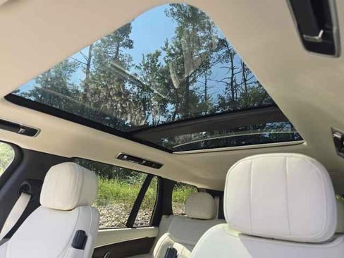 New 2027 Land Rover Range Rover Long Wheelbase SE AWD/4WD image 28