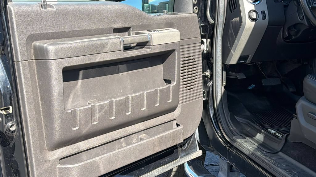 Used 2016 Ford F250 Lariat w/ Lariat Interior Package AWD/4WD image 23