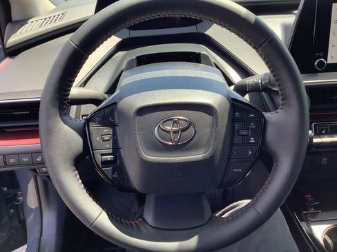 Used 2026 Toyota Prius Plug-In Hybrid FWD image 10