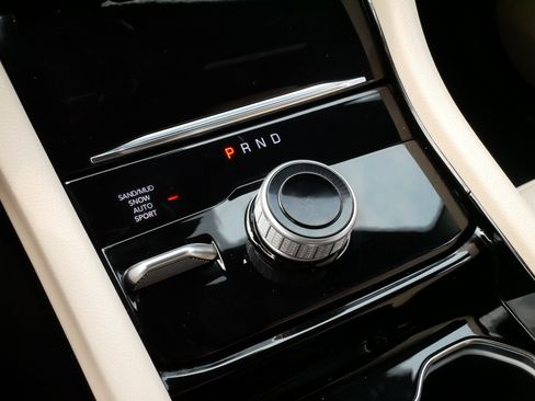 Used 2023 Jeep Grand Cherokee Limited w/ Luxury Tech Group II AWD/4WD image 24