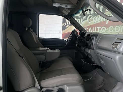 Used 2005 Ford F450 2WD SuperCab Super Duty image 19