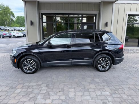 Used 2020 Volkswagen Tiguan SE w/ Panoramic Sunroof Package image 50