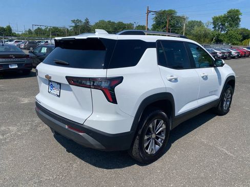 New 2025 Chevrolet Equinox LT w/ Convenience Package II image 4