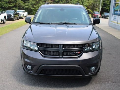 Used 2019 Dodge Journey SE w/ Connectivity Group image 2