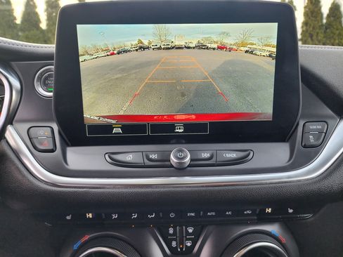 Used 2025 Chevrolet Blazer LT image 31