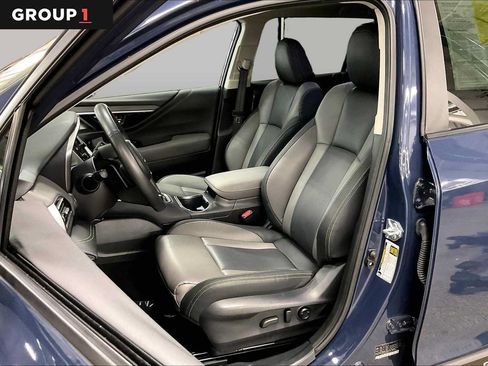 Certified 2025 Subaru Outback Onyx Edition AWD/4WD image 8