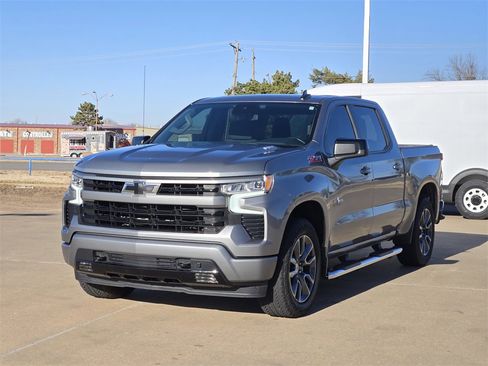 Used 2024 Chevrolet Silverado 1500 RST w/ Z71 Off-Road Package image 3