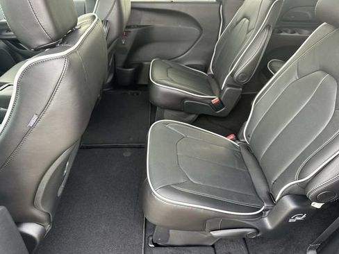 New 2026 Chrysler Pacifica Limited w/ S Appearance Package FWD image 27