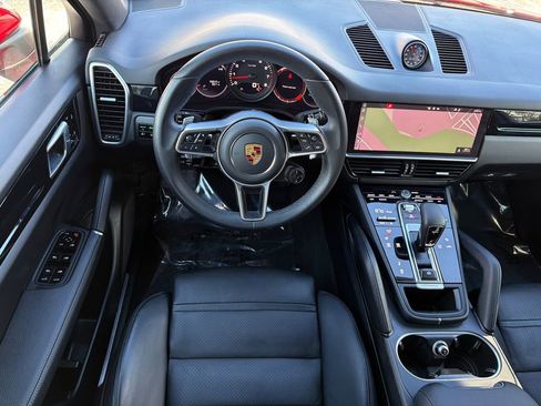 Used 2021 Porsche Cayenne Coupe image 21