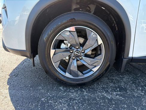 Used 2025 Nissan Rogue SV w/ SV Premium Package FWD image 47