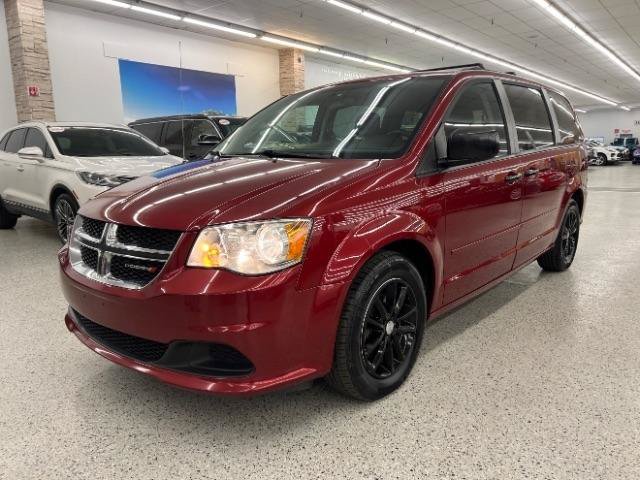 Used 2016 Dodge Grand Caravan SXT FWD image 1