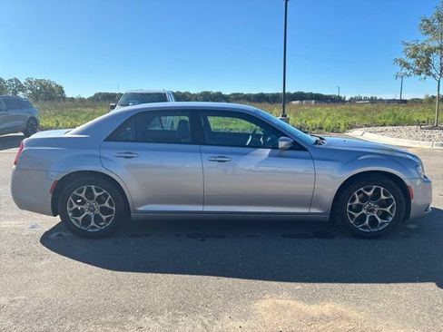 Used 2017 Chrysler 300 S AWD/4WD image 7