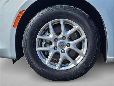 Used 2022 Chrysler Voyager LX image 29