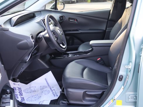 Used 2020 Toyota Prius XLE AWD/4WD image 22
