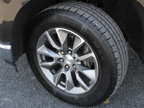 Used 2021 Chevrolet Silverado 1500 LT w/ All Star Edition Plus image 17