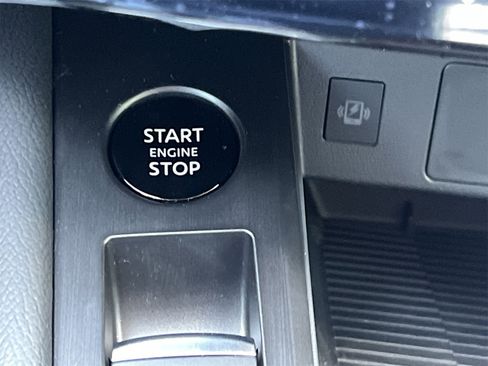 New 2025 Nissan Kicks SR w/ SR Premium Package image 5