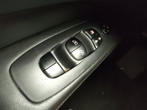 Used 2018 Nissan Pathfinder Platinum w/ Cargo Package AWD/4WD image 27