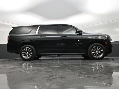 Used 2024 Chevrolet Suburban LT w/ LT Signature Package RWD image 24