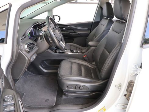Used 2022 Chevrolet Bolt LT w/ Infotainment Package FWD image 13