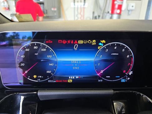 Certified 2025 Mercedes-Benz GLA 250 image 22